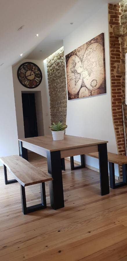 Appartamento Atypical Flat Charleville-Mézières Esterno foto
